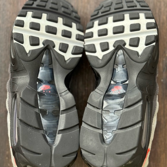 Nike Air Max 95 Smoke Grey Track Red - Picture 6 of 7
